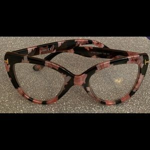 Cute & Classy Non Designer Eyewear